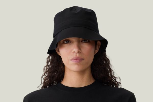Blæst Øya Bucket Hat svart vanntett bøttehatt med justerbar passform