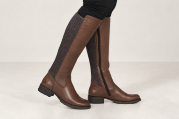 Rieker Z9591-29 mørkebrun lang damestøvlett i skinn med stretchfelt, Vario-skaft,