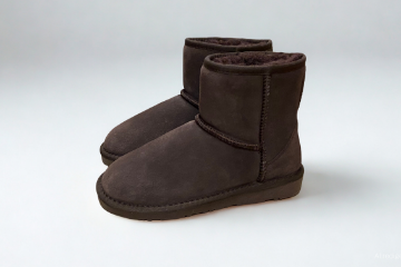 Rugged Gear Bondi Low 20106 i mørk brun UGG-inspirert vinterboot til dame og junior i semsket skinn med varmt fôr