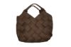 Brun flettet håndveske fra Intex Scandia, art.nr. 156019, med korte håndtak, semsket look og liten separat veske. Elegant dameveske i PU.
